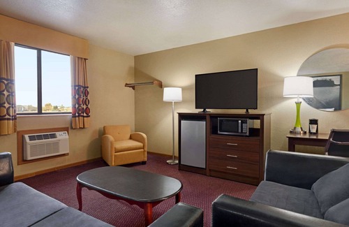 Miner Hotel | Super 8 by Wyndham Sikeston/Miner Area