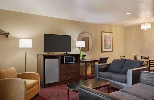 Miner Hotel | Super 8 by Wyndham Sikeston/Miner Area