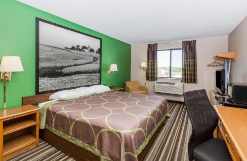 Sioux City Hotel | Super 8 by Wyndham Sioux City South