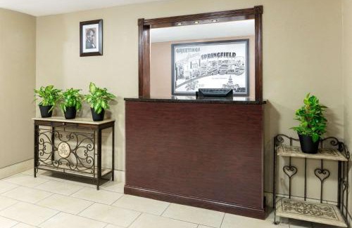 Springfield Hotel | Super 8 by Wyndham Springfield East