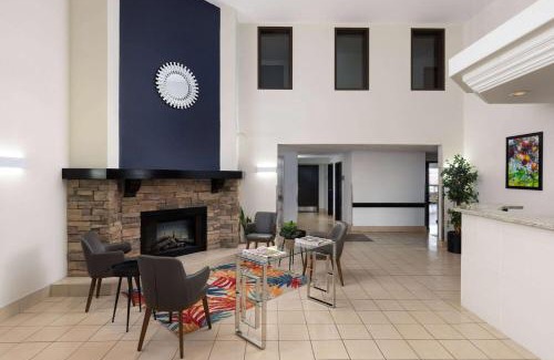 Bellefeuille Hotel | Super 8 by Wyndham St-Jerome