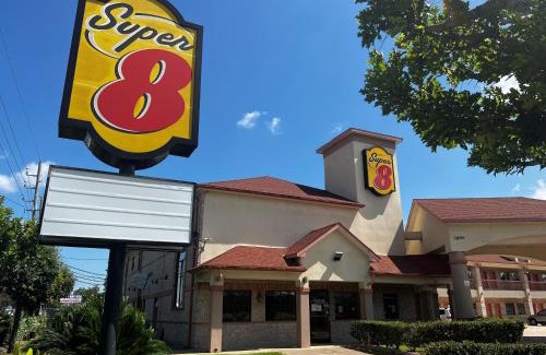 Stafford Hotel | Super 8 by Wyndham Stafford Sugarland Area