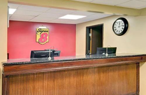 Stamford Hotel | Super 8 by Wyndham Stamford/New York City Area