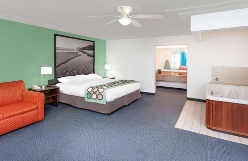 Stevensville Hotel | Super 8 by Wyndham Stevensville/St. Joseph