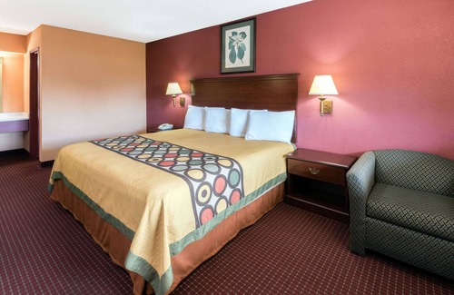 Strongsville Hotel | Super 8 by Wyndham Strongsville/Cleveland
