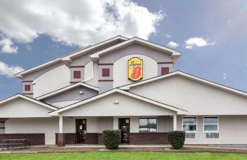 Summersville Hotel | Super 8 by Wyndham Summersville - New River National Park