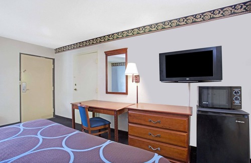 Suwanee Hotel | Super 8 by Wyndham Suwanee