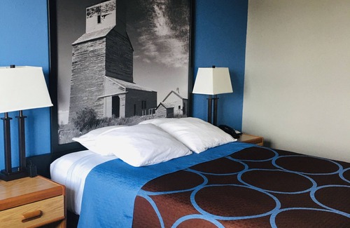 Swift Current Hotel | Super 8 by Wyndham Swift Current