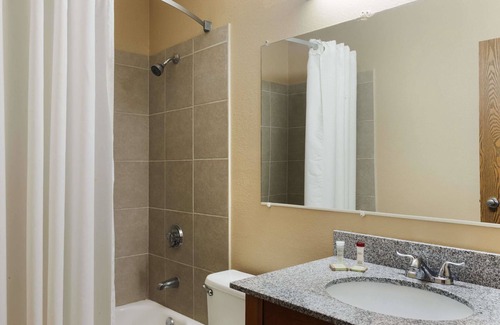 Taylor Hotel | Super 8 by Wyndham Taylor/Detroit Area