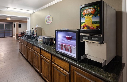 Temple Hotel | Super 8 by Wyndham Temple S. General Bruce