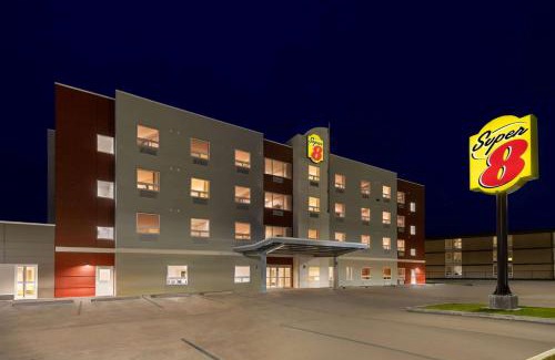Thompson Hotel | Super 8 by Wyndham Thompson