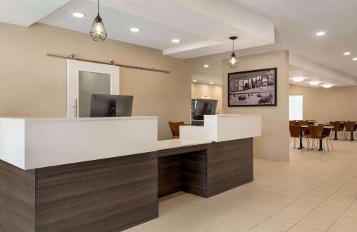 Thompson Hotel | Super 8 by Wyndham Thompson