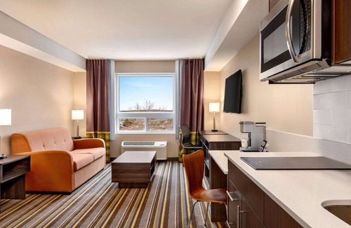 Thompson Hotel | Super 8 by Wyndham Thompson