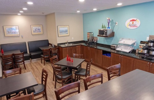Thunder Bay Hotel | Super 8 by Wyndham Thunder Bay