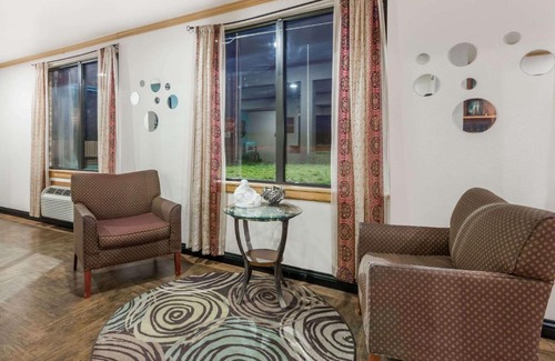 Tucumcari Hotel | Super 8 by Wyndham Tucumcari