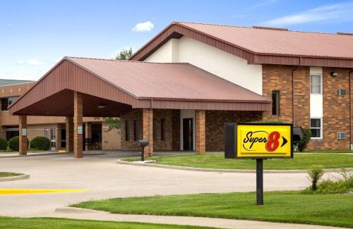 Tuscola Hotel | Super 8 by Wyndham Tuscola