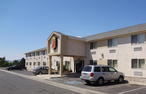 Southeast Colorado Springs Hotel | Super 8 by Wyndham Colorado Springs Airport