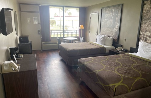 Valdosta Hotel | Super 8 by Wyndham Valdosta Mall