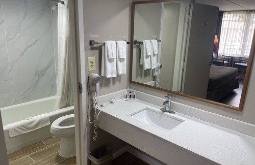 Valdosta Hotel | Super 8 by Wyndham Valdosta Mall