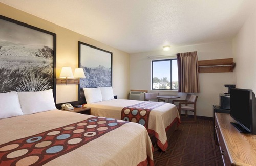 Pinnacles Entrance Badlands Hotel | Super 8 by Wyndham Wall