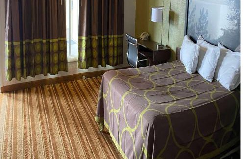 Wells Hotel | Super 8 by Wyndham Wells
