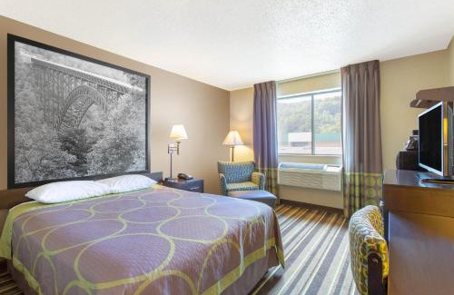 Weston Hotel | Super 8 by Wyndham Weston WV