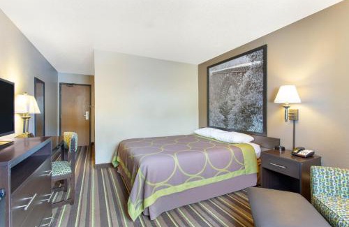 Weston Hotel | Super 8 by Wyndham Weston WV