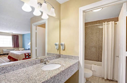 Whites Creek Hotel | Super 8 by Wyndham Whites Creek/Nashville NW Area