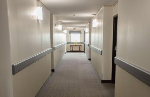 Whitecourt Hotel | Super 8 by Wyndham Whitecourt