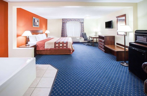 White Hall Hotel | Super 8 by Wyndham White Hall