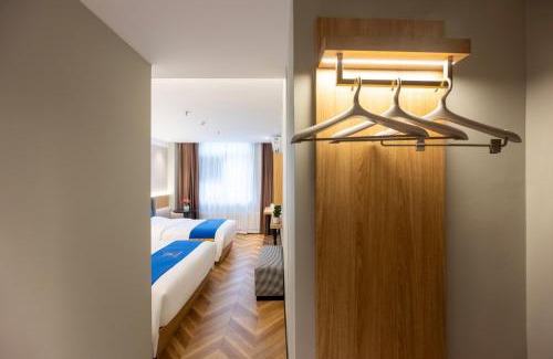 Chaoyang Hotel | Super 8 Select Hotel, Beijing Chaoyang High-speed Railway Station Shifoying Subway Station