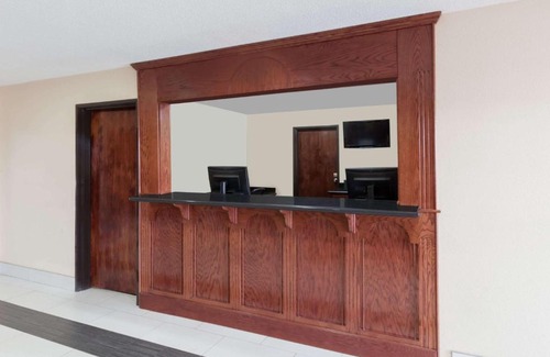 Bowling Green Hotel | Super 8 South by Wyndham