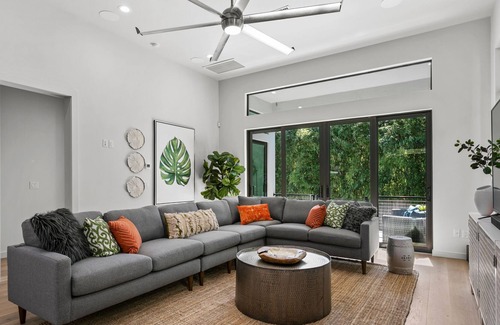 Tampa House | SUPER BOWL STUNNER ON TAMPA'S CELEBRITY ROW!