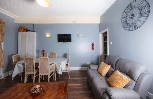 Tollcross Apartment | Super Central 4bedroom Apartment at the Meadows