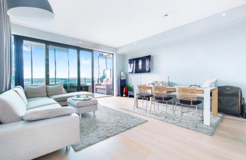 Bjørvika Apartment | Super Central Designer Penthouse at 19th floor with Amazing View!