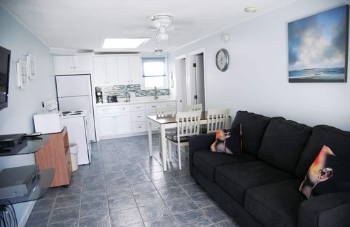 Hampton Cottage | Super Clean 2 Bedroom Cottage