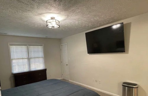 Fayetteville House | Super Clean 3 Bath 4 Rooms 6 Bed High Ratings On AirBnB