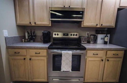 Orange Park House | Super Clean Fantastic Pool Home Near Everything
