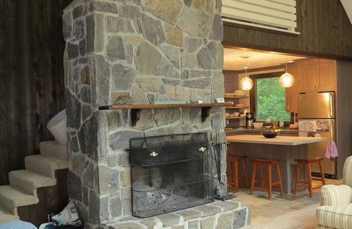 Londonderry House | Super Clean Renovated Ski Chalet in Summer!