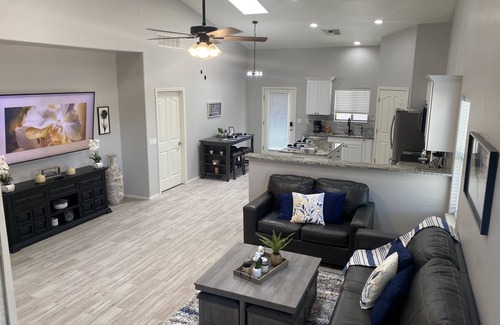 Provence House | Super close to all the fun, short walk to Westgate Entertainment District.