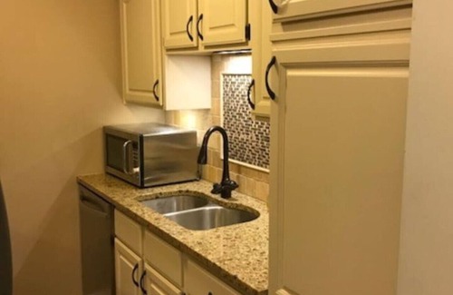 Columbia Apartment | Super Close to Mizzou Condo 2 Bed 1 Bath