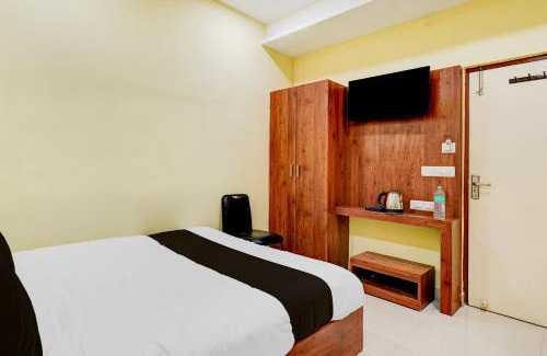 Vadapalani Hotel | Super Collection O Vadapalani Metro Station Formerly Pineapple Guest House