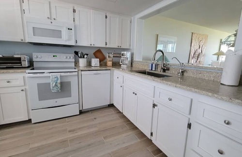 Sanibel Condo | Super Comfortable Loggerhead Cay Condo with Fabulous Gulf View!