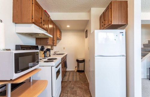 Crescent Heights House | Super Convenient Cozy Suite - Close to Downtown!