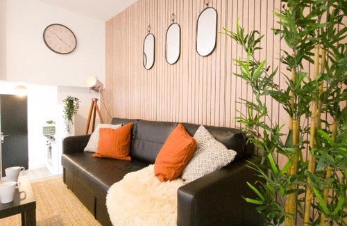 Splott Apartment | Super Convenient Keyless Entry Two Bedroom Loft by Property Promise