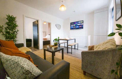 Splott Apartment | Super Convenient Keyless Entry Two Bedroom Loft by Property Promise