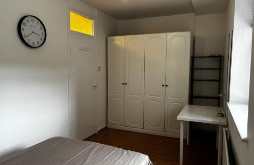Homerton Apartment | Super Cosy Flat in East London