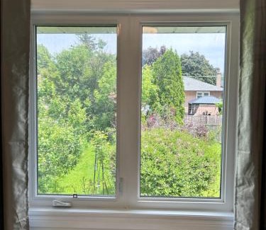Emery House | Super Cosy Peaceful room with Garden view free Parking