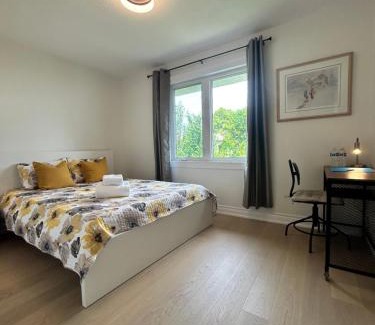 Emery House | Super Cosy Peaceful room with Garden view free Parking