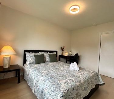 Emery House | Super Cosy Peaceful room with Garden view free Parking